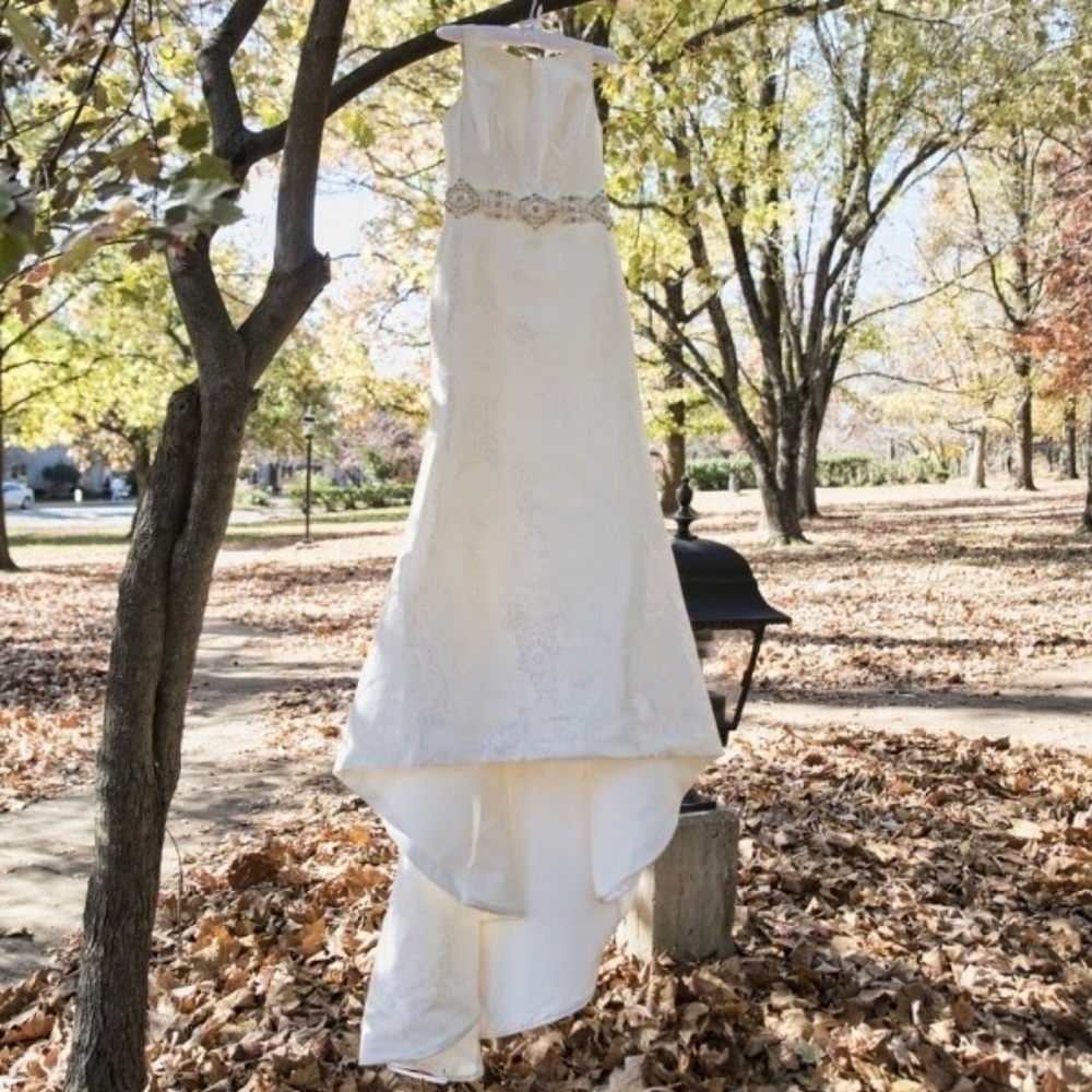 Preloved Wedding Dress